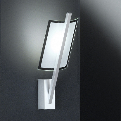 Elegante Wandlampe aluminiumfarbig