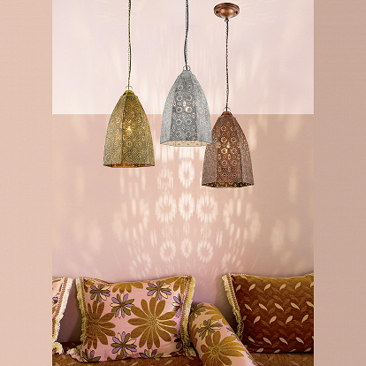 Pendelleuchte mit Muster im Retro-Stil