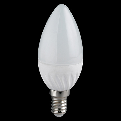 Leuchtmittel E14 Fassung weiss mit warmem Licht bei geringem Stromverbrauch von nur 5 Watt 400 Lumen