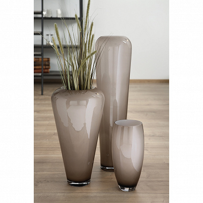 Opalglas Vasen als Bodenvasen Triologie zur Dekoration von Räumen
