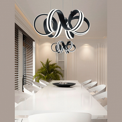 Schwarze Hängelampe über Esstische oder im Wohnzimmer mit dimmbarem LED Licht